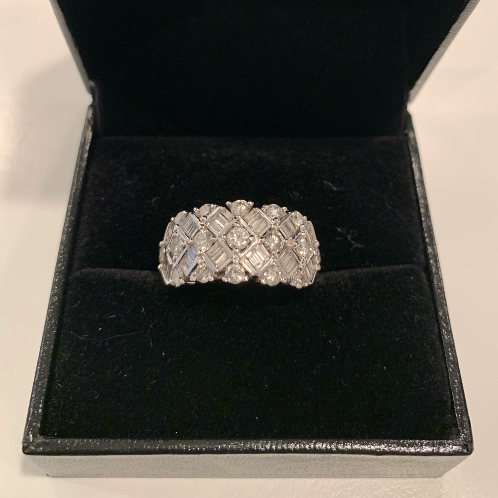 14K White Gold Round & Baguette Diamond Band